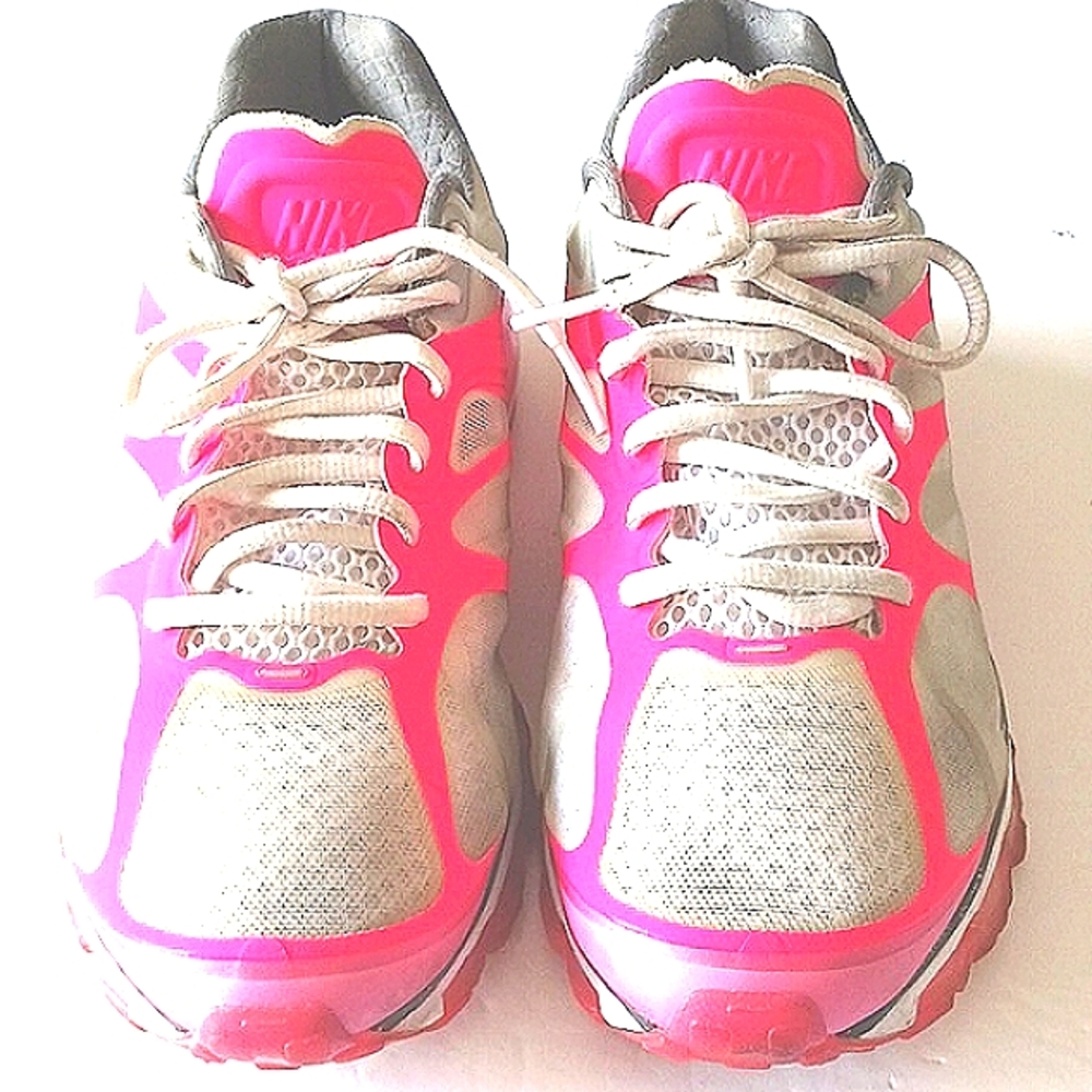 NIKE Air Max Women's Grey/Pink Mesh Size 9